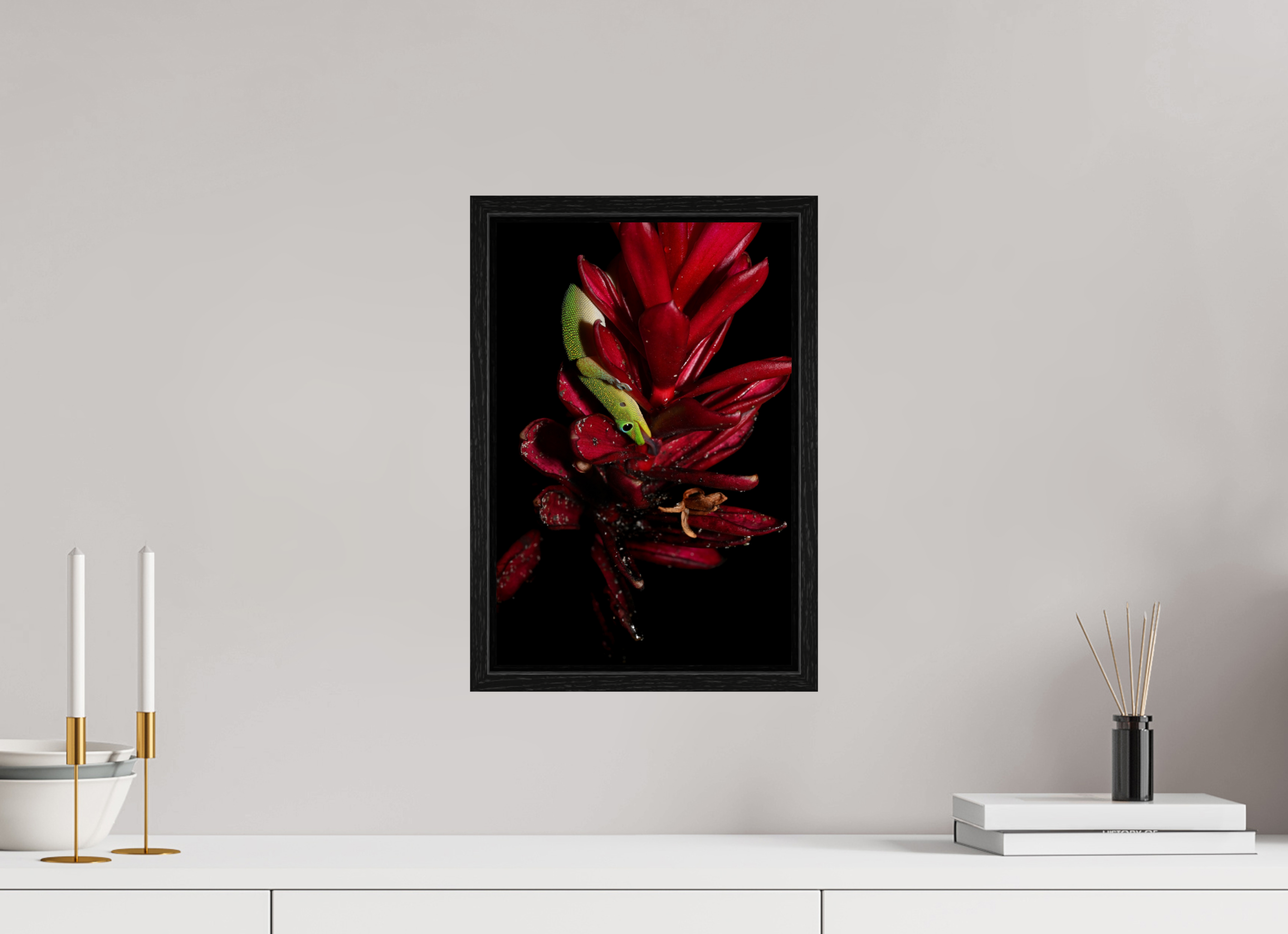 10 x 15″, Floater Frame Gecko on Flower